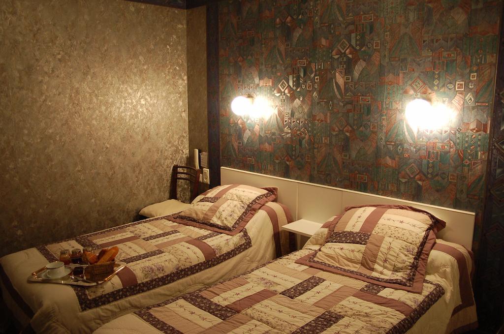 Auberge Saint Fleuret Эстен Экстерьер фото